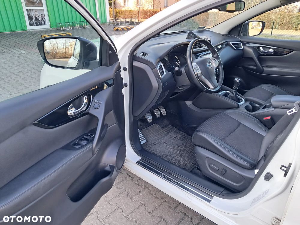 Nissan Qashqai 1.6 DIG-T Tekna - 4