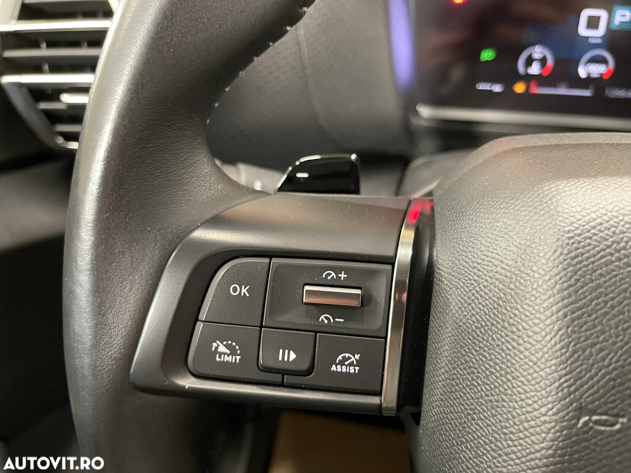 Citroën C4 BlueHDi 130 Stop&Start EAT8 FEEL PACK - 25