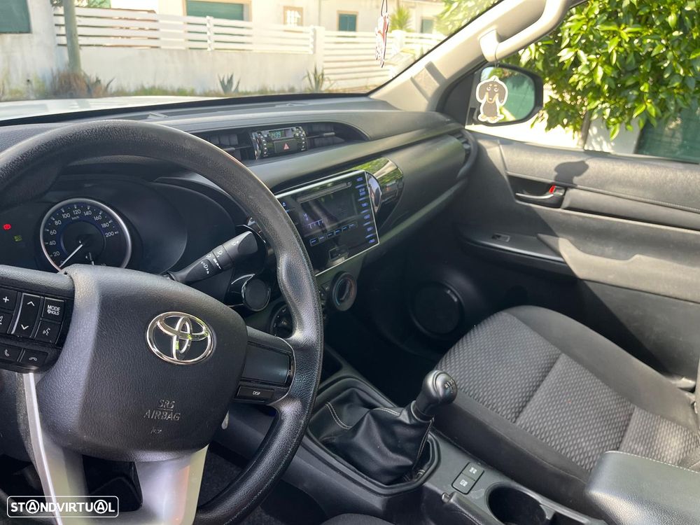 Toyota Hilux - 18