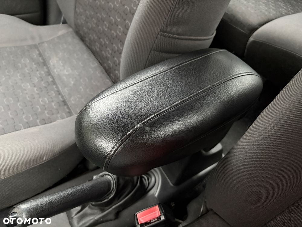 Ford Focus 1.6 Comfort X / 100 - 8