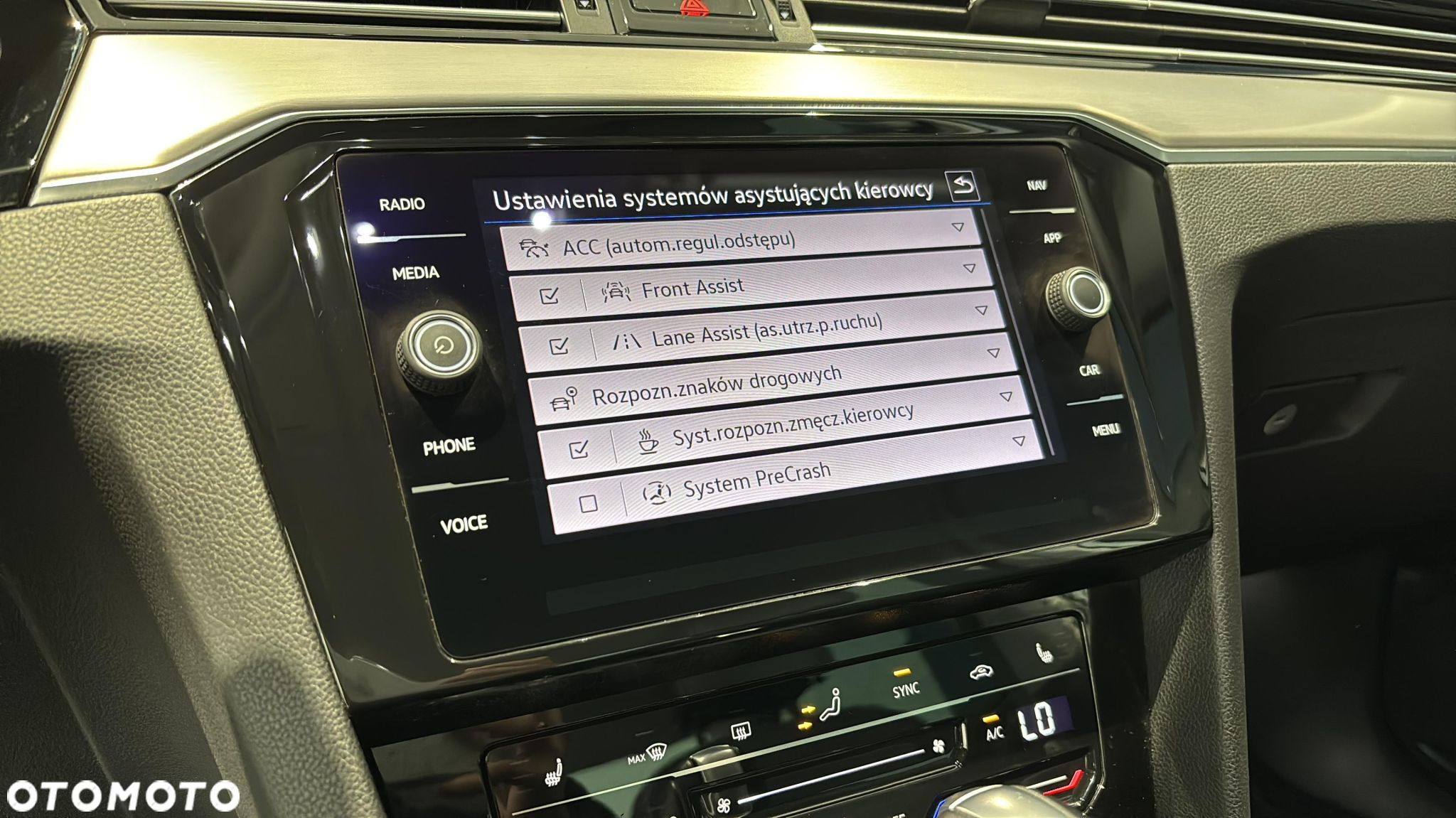 Volkswagen Passat 2.0 TSI Elegance DSG - 24