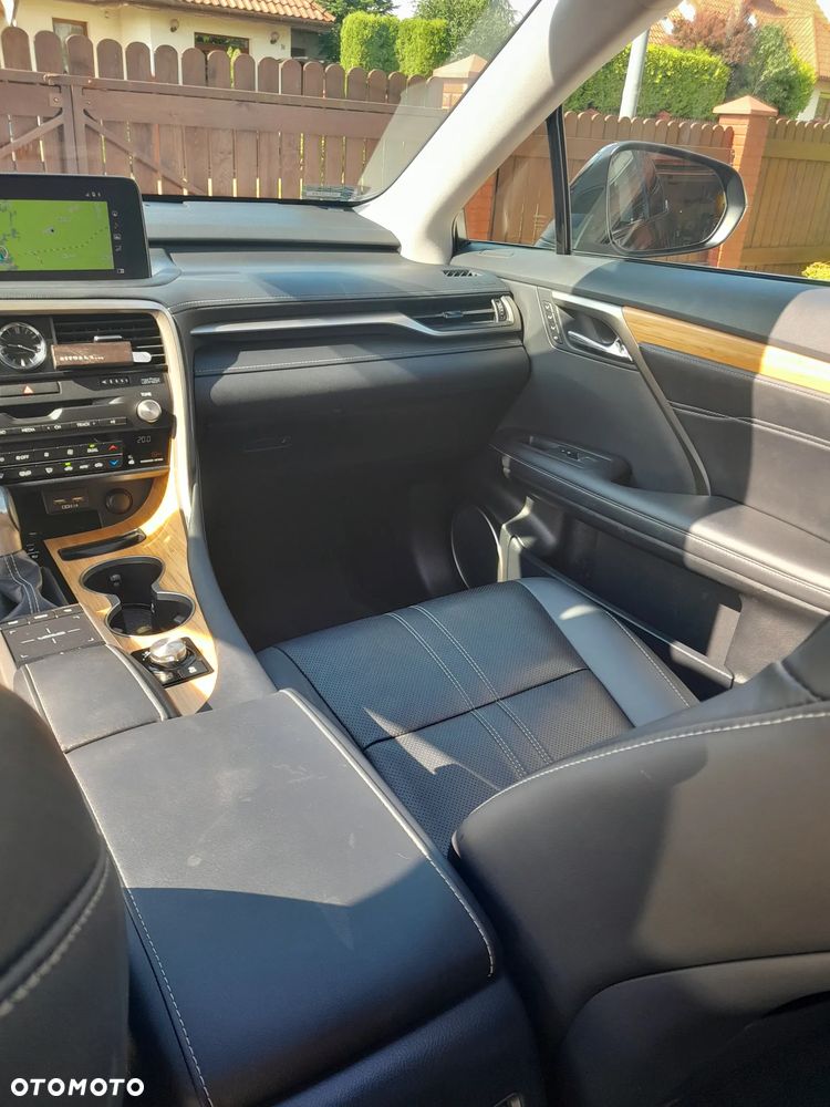 Lexus RX - 8