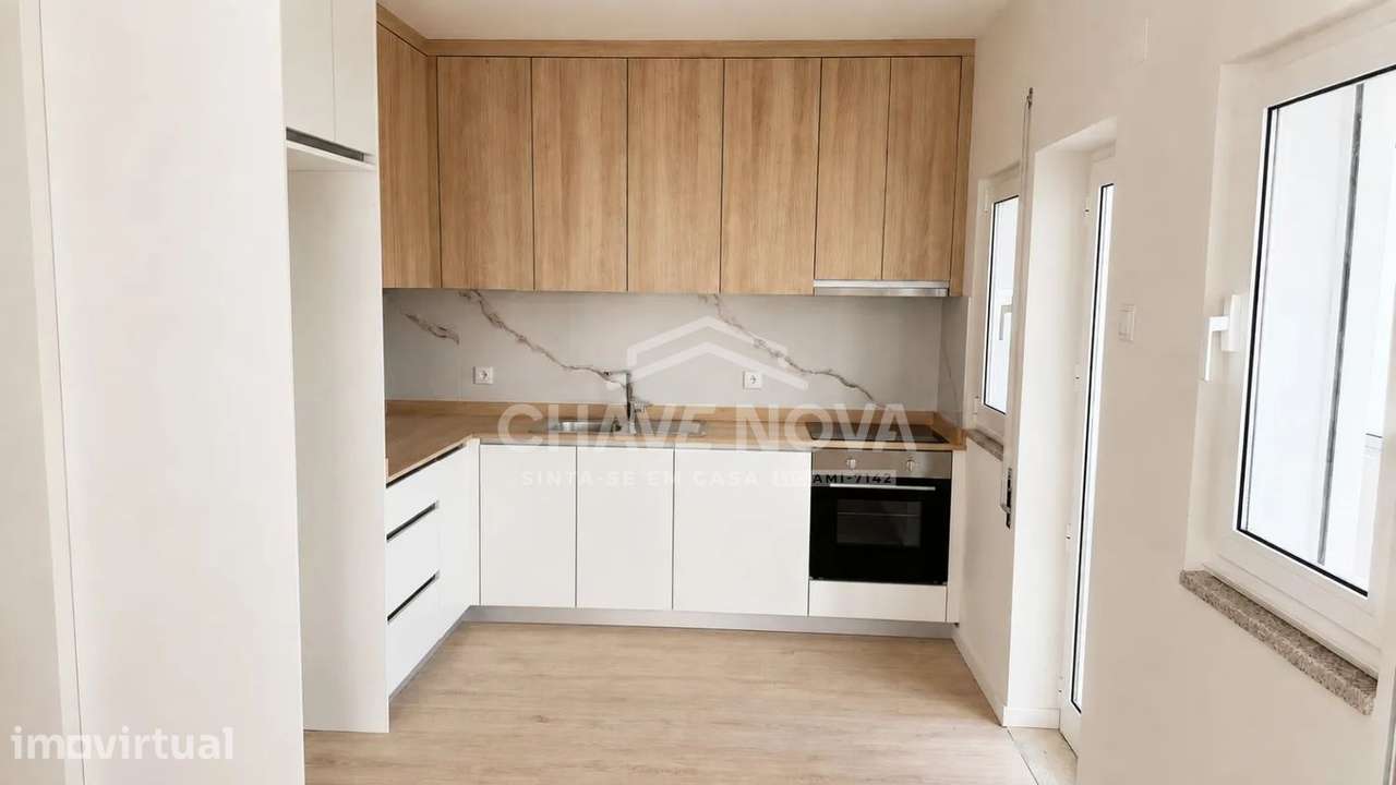 Andar moradia T3 remodelado Garagem  2 carros | Valadares - Gaia - Grande imagem: 2/28