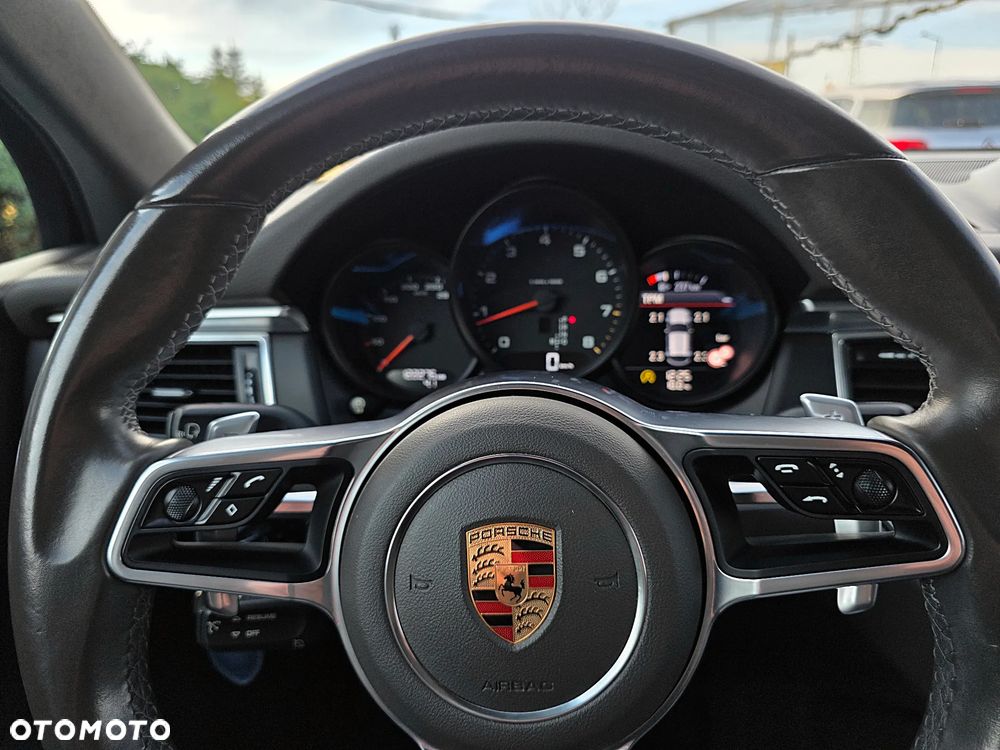 Porsche Macan - 12