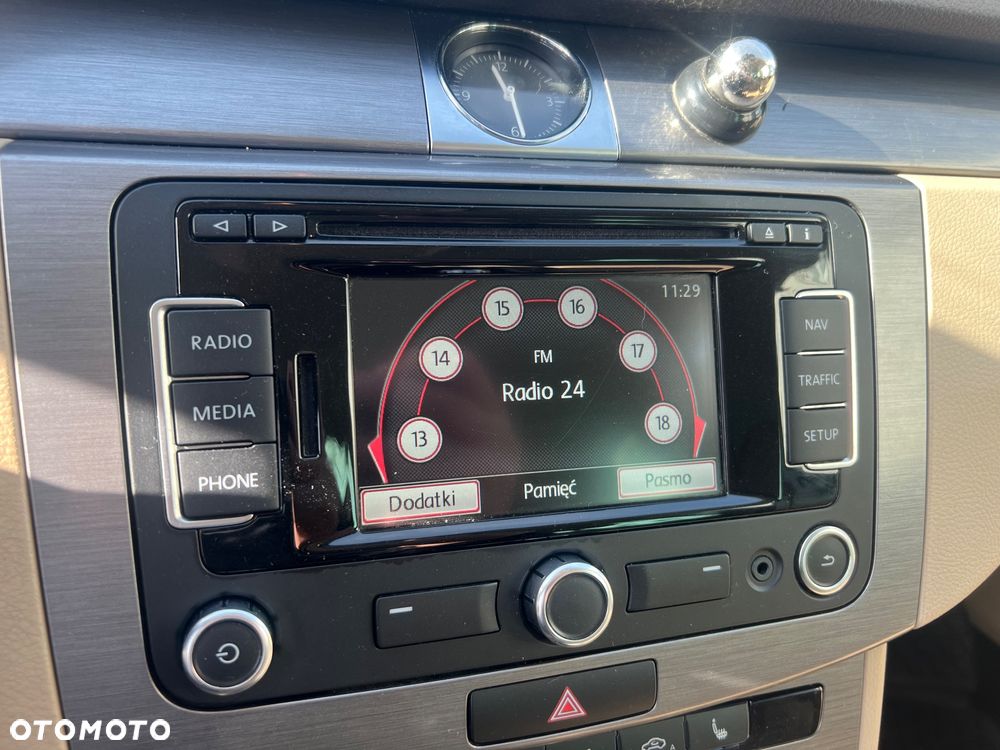 Volkswagen Passat 2.0 TDI BlueMotion Technology Highline - 29