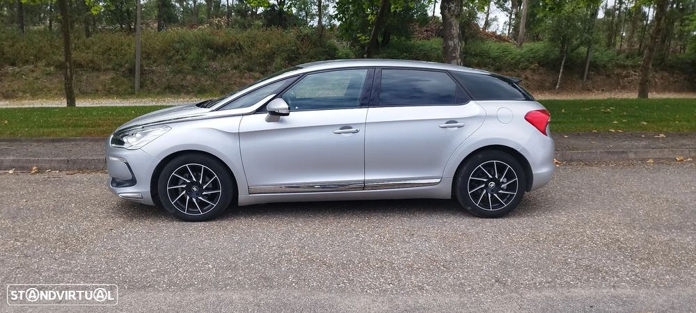 Citroën DS5 e-HDi 115 EGS6 Chic - 4