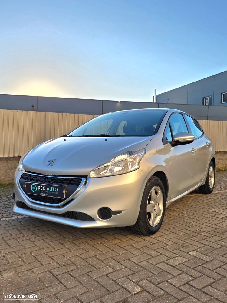 Peugeot 208 1.4 HDi Allure - 1