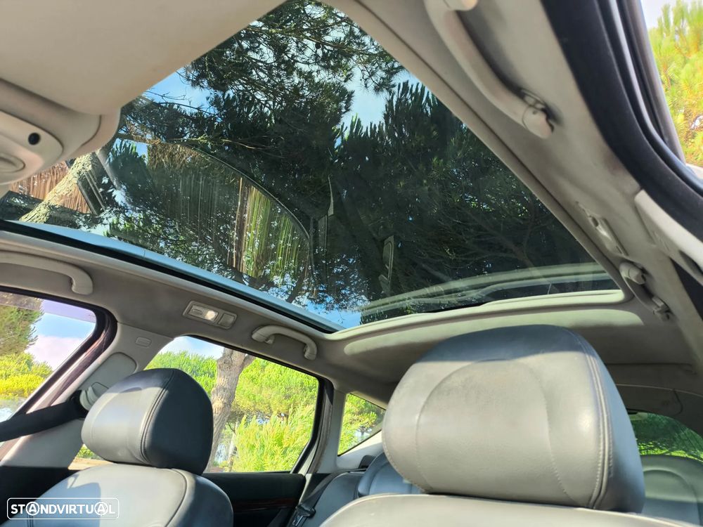 Peugeot 407 SW 2.2 HDi SE Navteq - 14