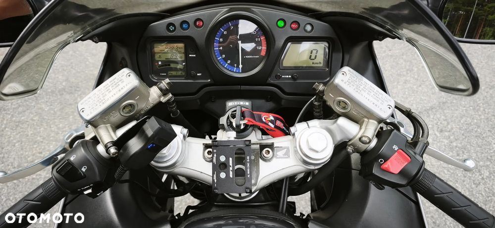 Honda CBR - 13