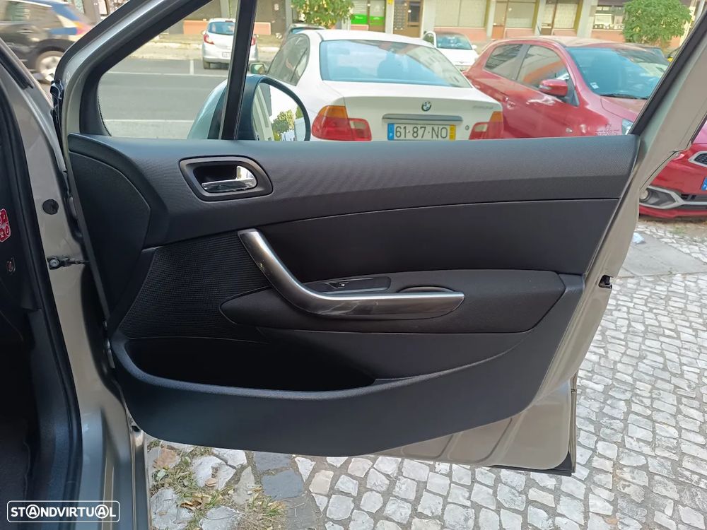 Peugeot 308 SW 1.6 e-HDi SE Envy 2-Tronic - 24
