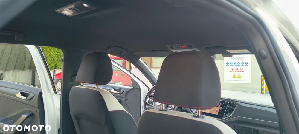 Volkswagen T-Roc - 18