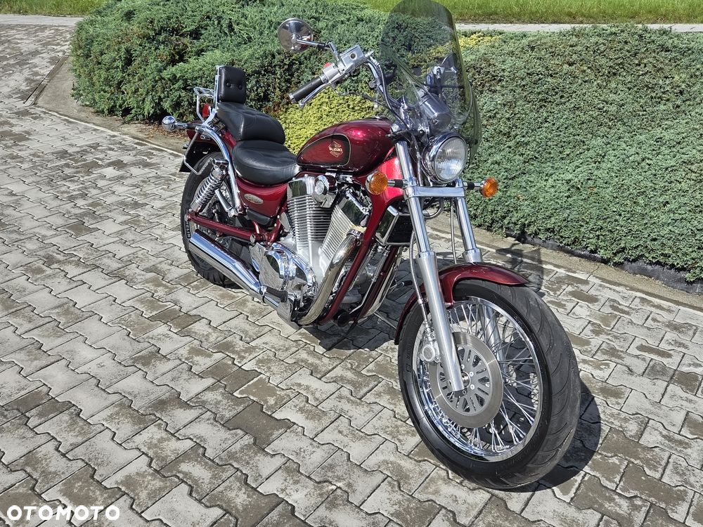 Suzuki Intruder - 1