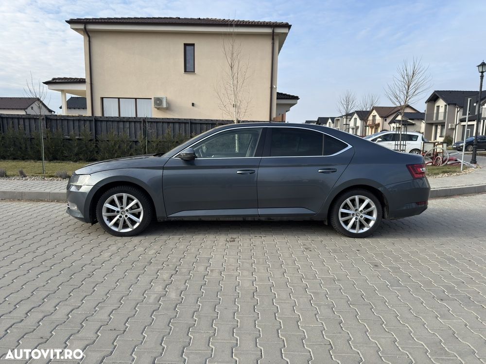 Skoda Superb 2.0 TDI DSG Style - 6