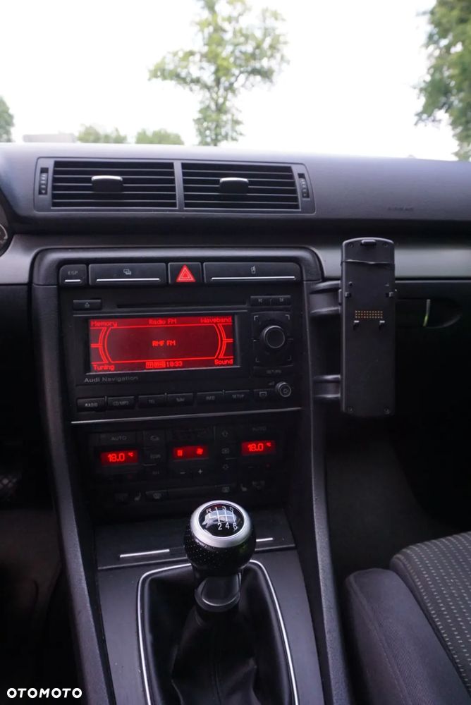 Audi A4 Avant - 10