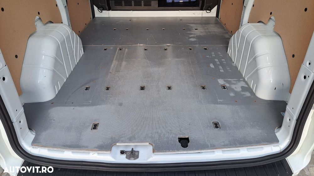 Ford Transit Custom - 13