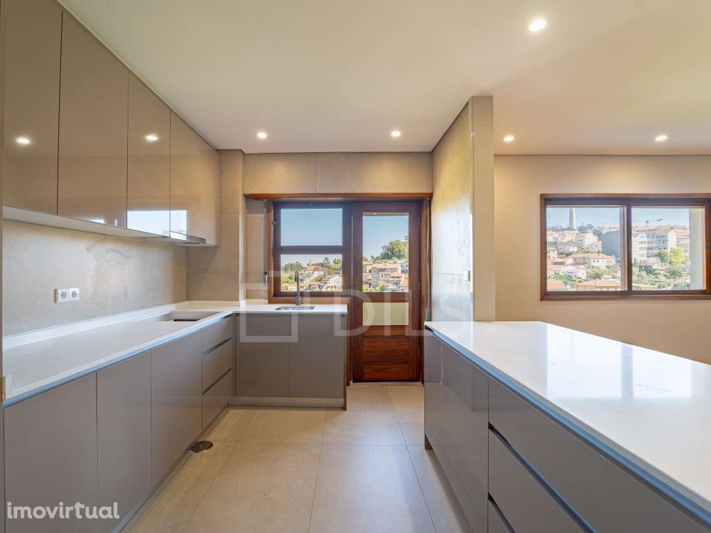 Apartamento T3+1 na Avenida da República - Grande imagem: 2/38