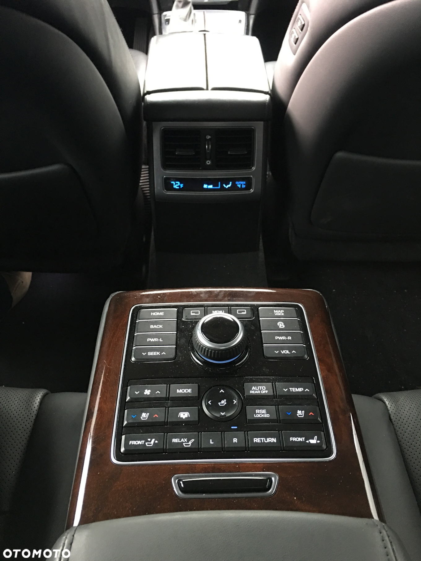 Hyundai Equus - 24