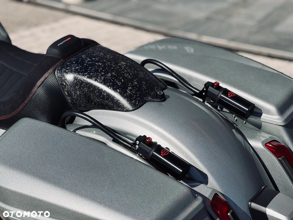 Harley-Davidson Touring Road Glide - 32