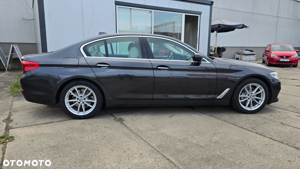 BMW Seria 5 530i Luxury Line - 18