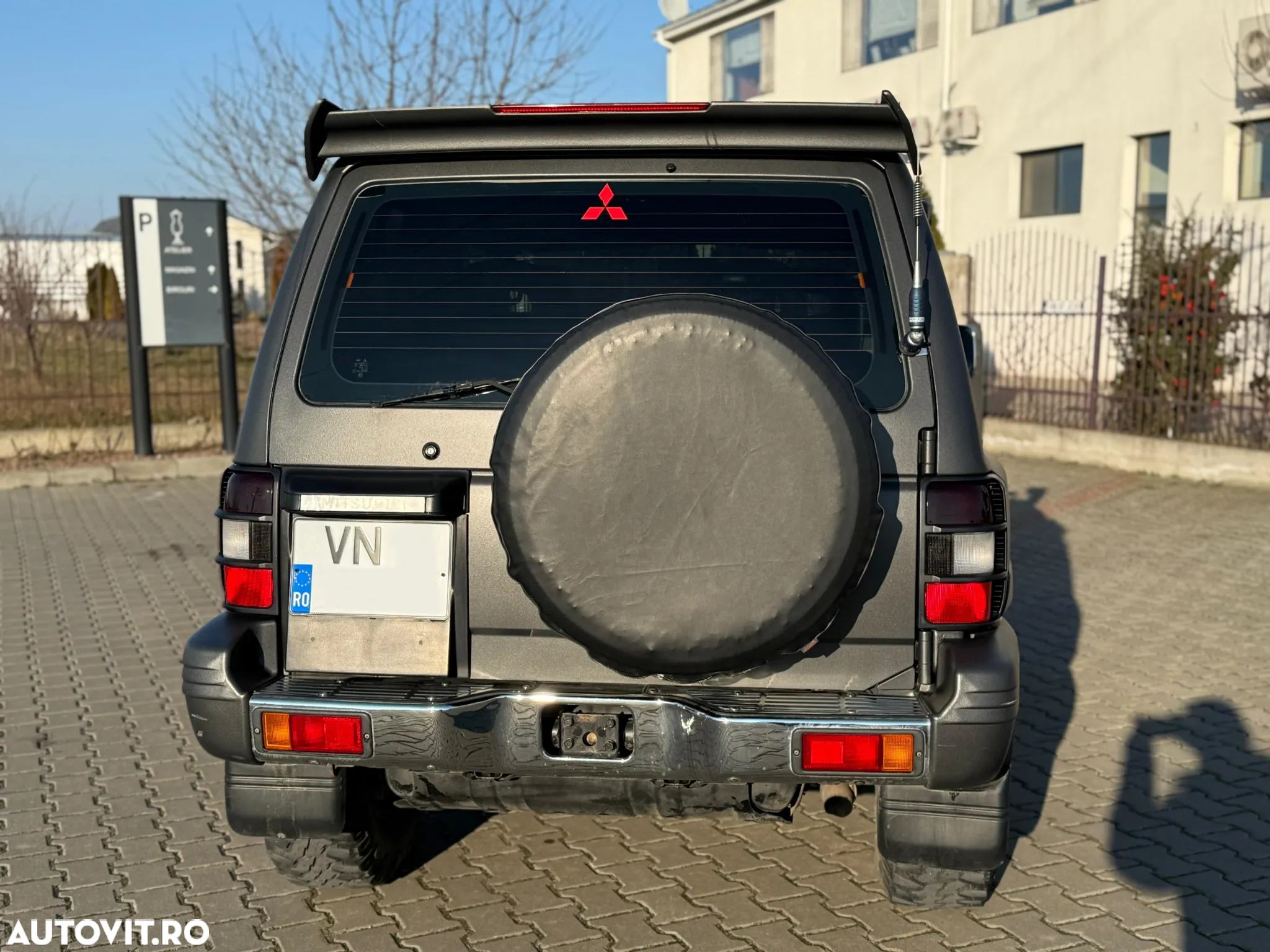 Mitsubishi Pajero - 26