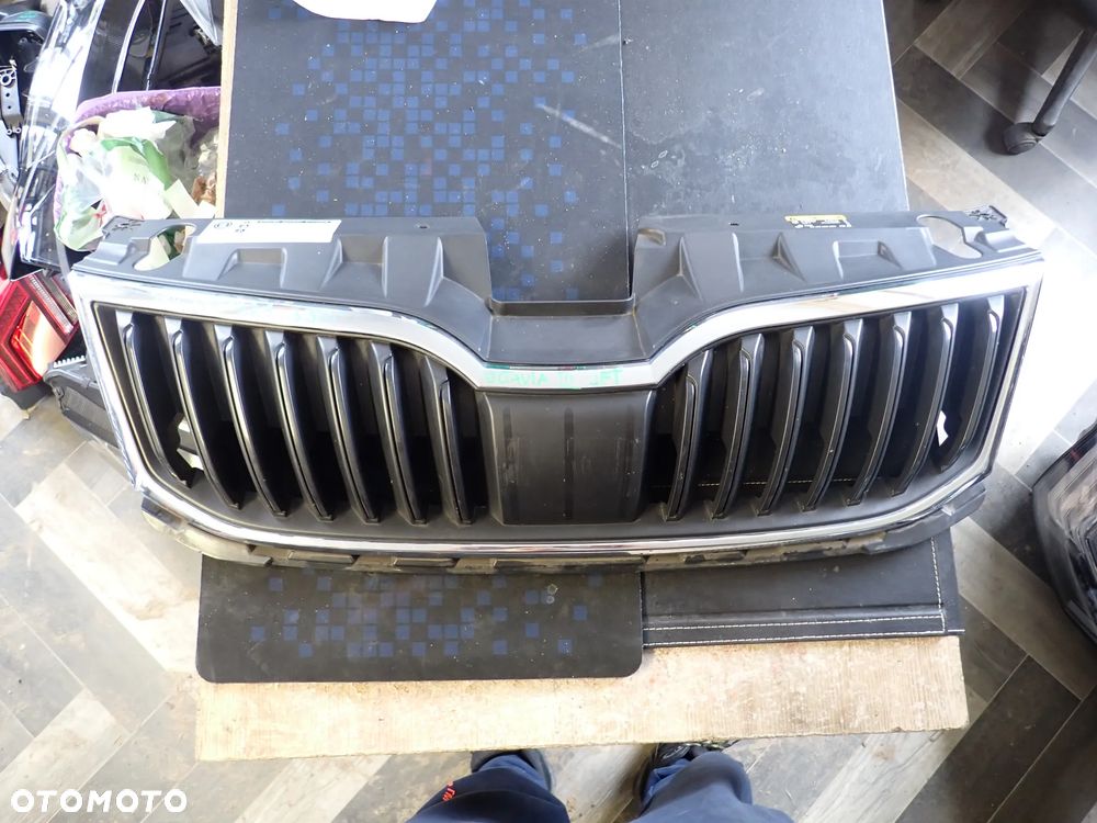 SKODA OCTAVIA III LIFT 5E0853653A GRILL ATRAPA PRZÓD PRZEDNIA - 1
