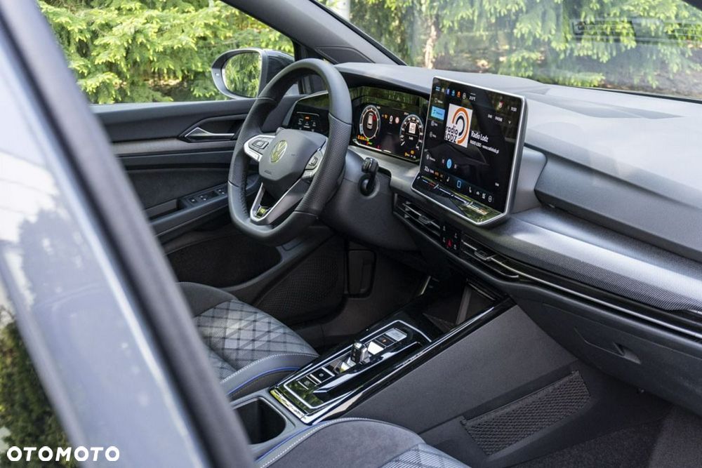 Volkswagen Golf - 24