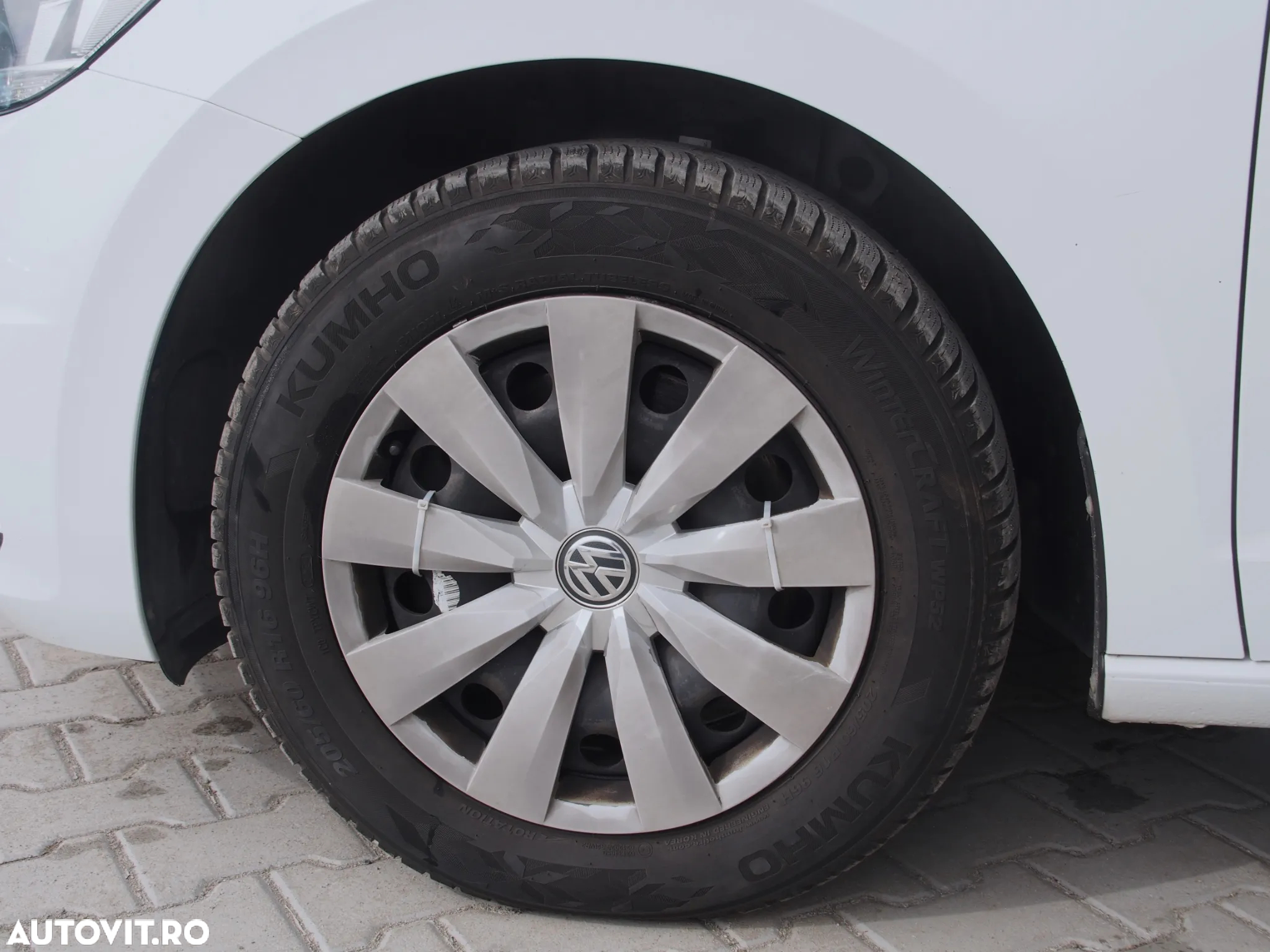 Volkswagen Touran 2.0 TDI Comfortline - 4