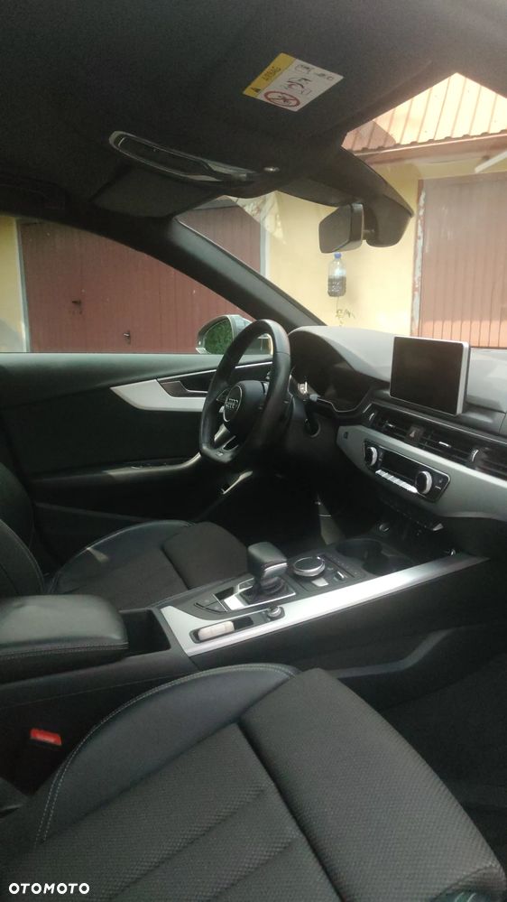 Audi A4 Limousine - 4