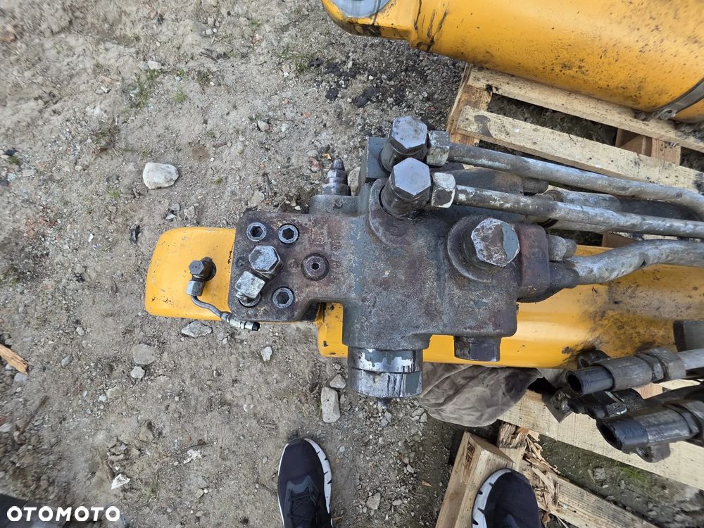 Siłownik 9593026 zawór bezpieczeństwa Liebherr R944C LC Litronic - 4