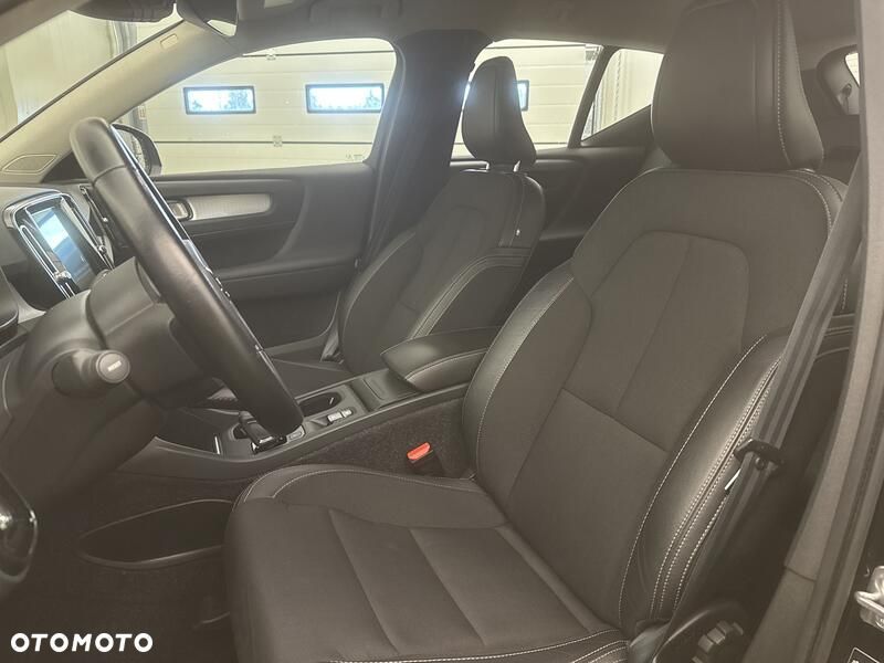 Volvo XC 40 T3 Momentum Pro - 11
