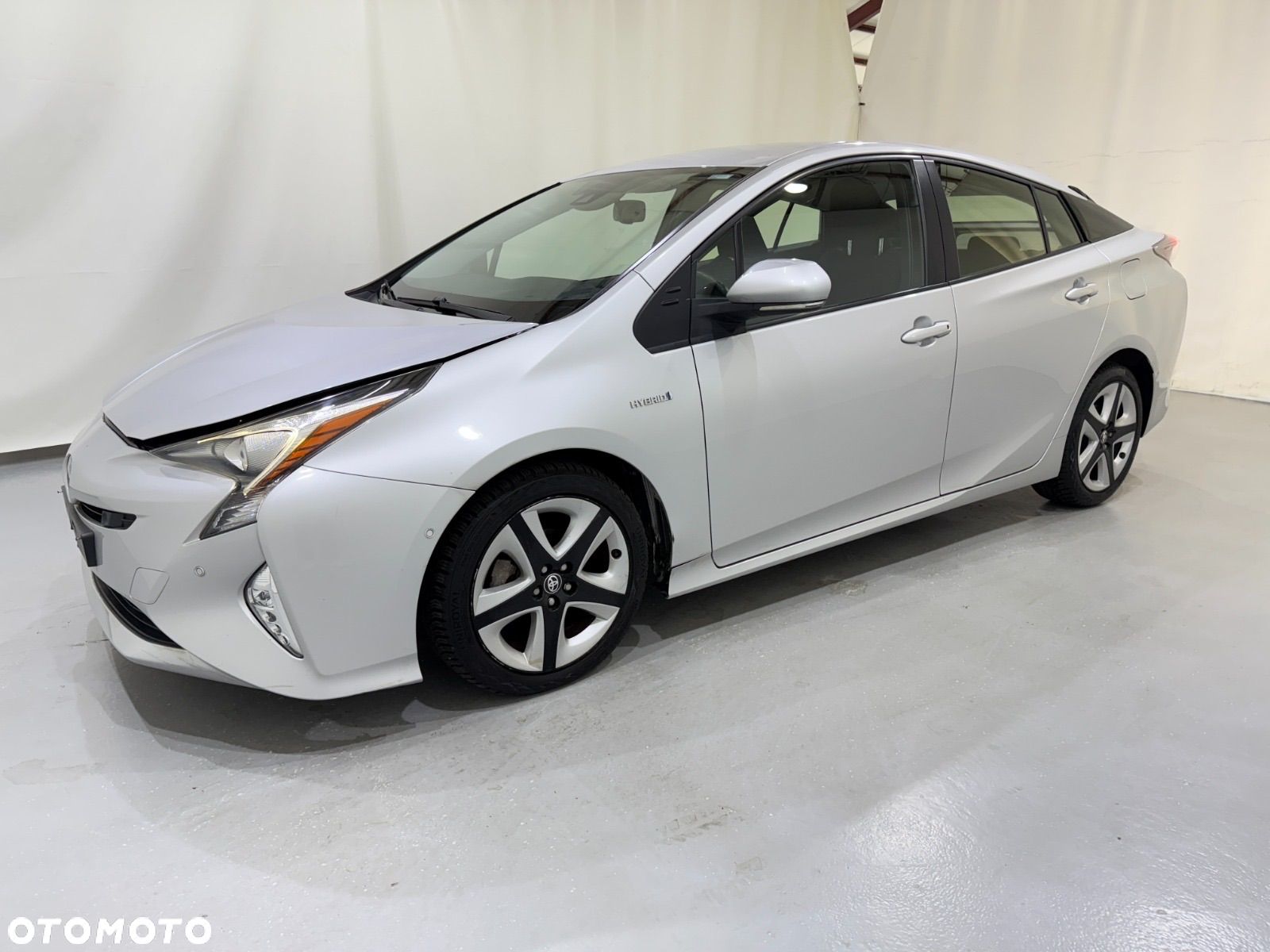 Toyota Prius 1.8 Hybrid Premium - 1
