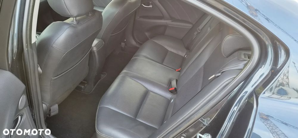 Toyota Avensis - 9