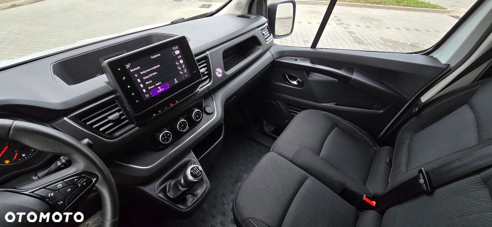 Renault Trafic - 27