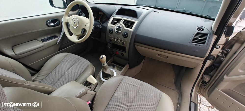 Renault Mégane 1.5 dCi Privilège Luxe - 4