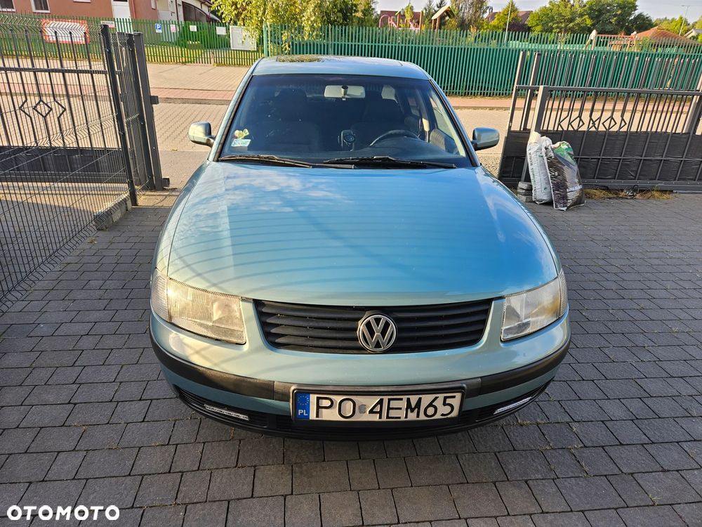 Volkswagen Passat 1.6 CL - 2