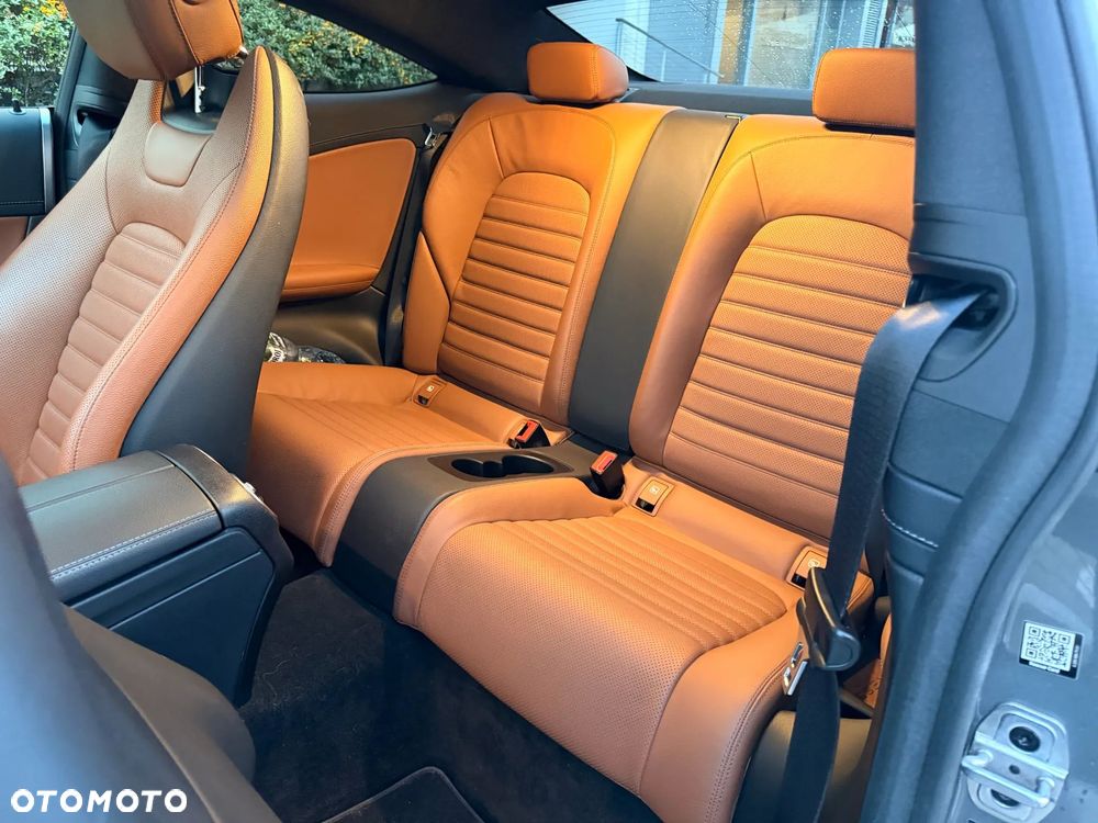 Mercedes-Benz Klasa C 300 4MATIC 9G-TRONIC - 22