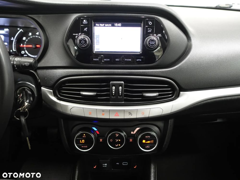 Fiat Tipo 1.4 16v Easy - 32