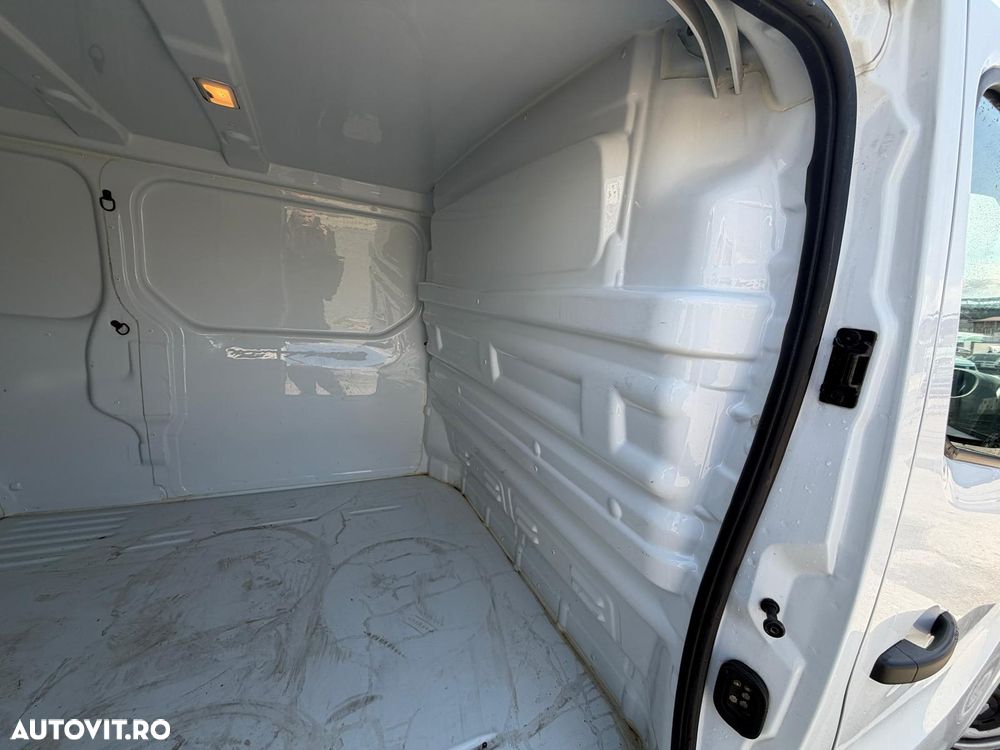 Renault Trafic - 9