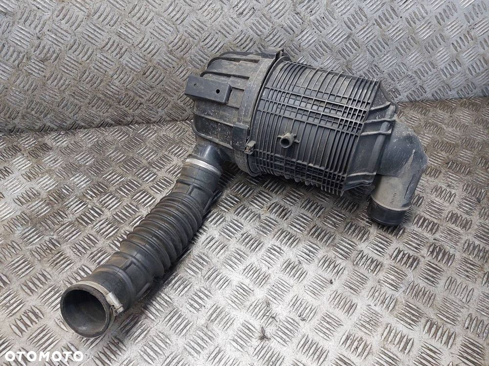 OBUDOWA FILTRA POWIETRZA + RURA DOLOT TRAFIC I 2.5 D 89-00 7700300552 - 4