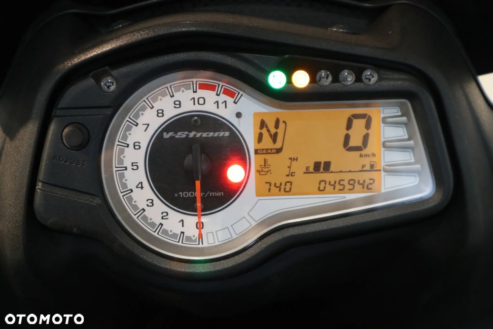 Suzuki V-STROM - 11