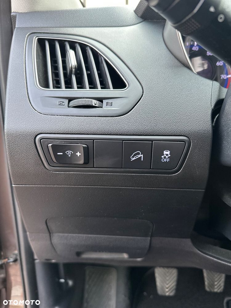 Hyundai ix35 1.6 2WD Fifa World Cup Edition - 35