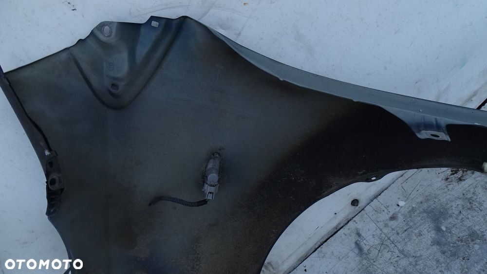 BŁOTNIK PRAWY PRZEDNI TOYOTA YARIS II - 8