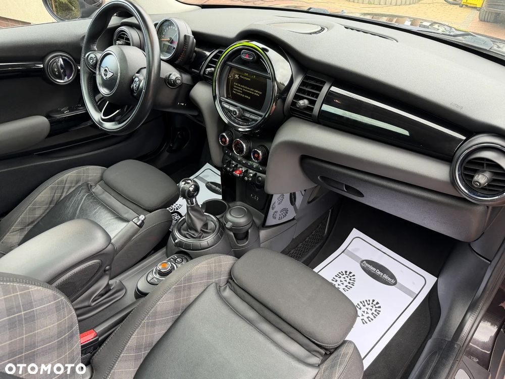 MINI Cooper John Works Trim - 16