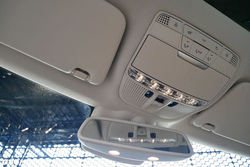 Mercedes-Benz Klasa C 200 4-Matic 9G-TRONIC - 31