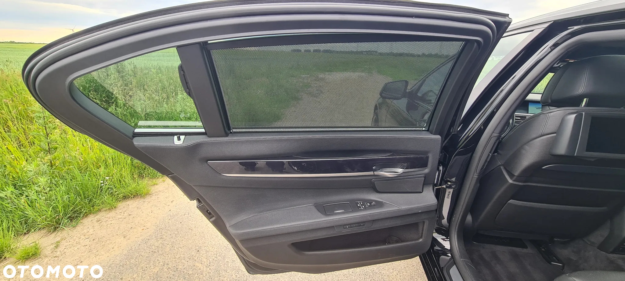BMW Seria 7 750i L - 19