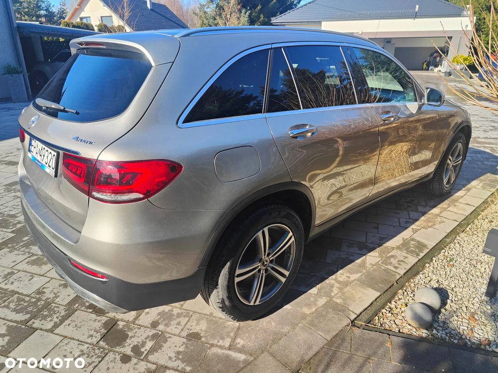 Mercedes-Benz GLC 300 4Matic 9G-TRONIC AMG Line - 21