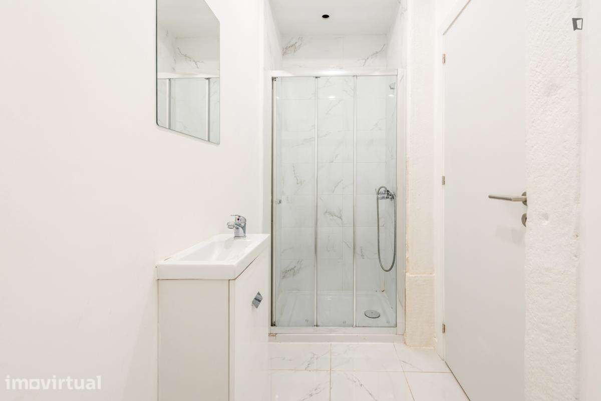 Quarto - localizado em Mouraria Lisbon - Grande imagem: 5/14
