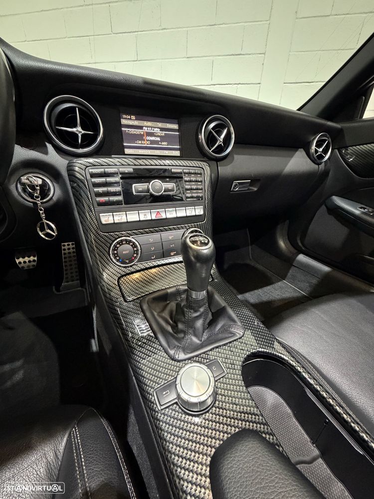 Mercedes-Benz SLK 200 (BlueEFFICIENCY) - 26