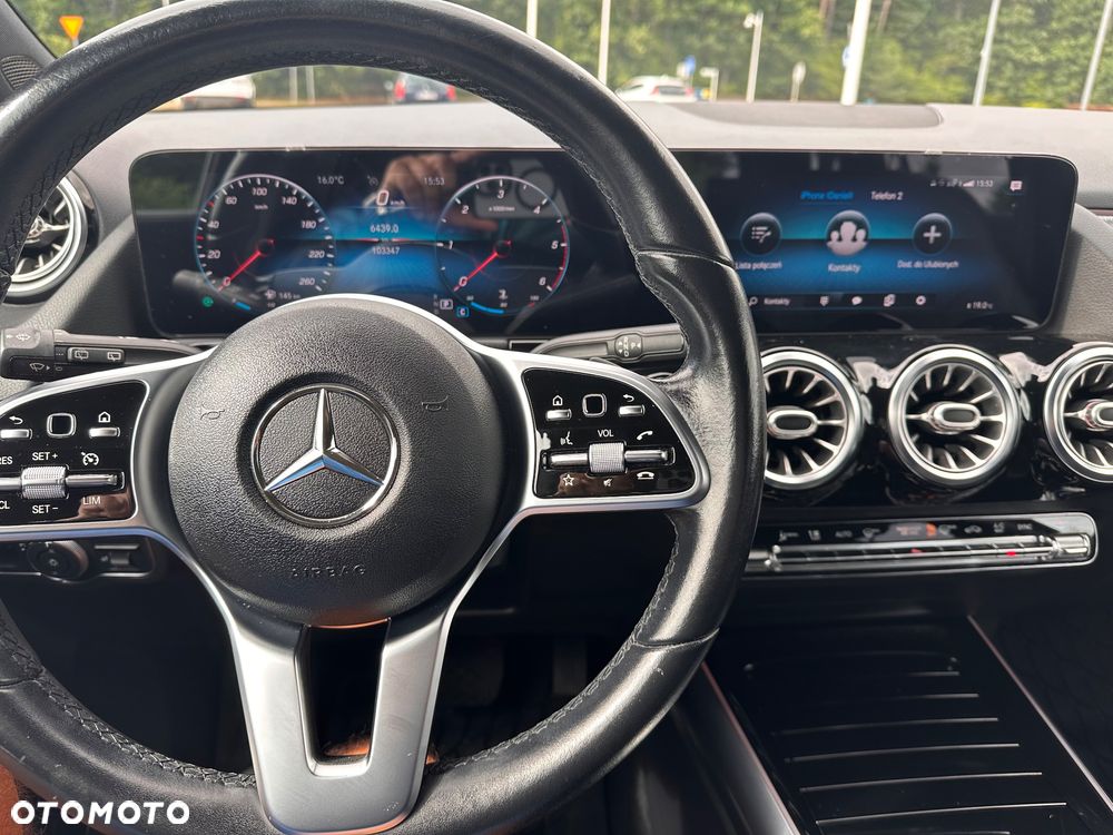 Mercedes-Benz GLA 200 d 4-Matic - 8