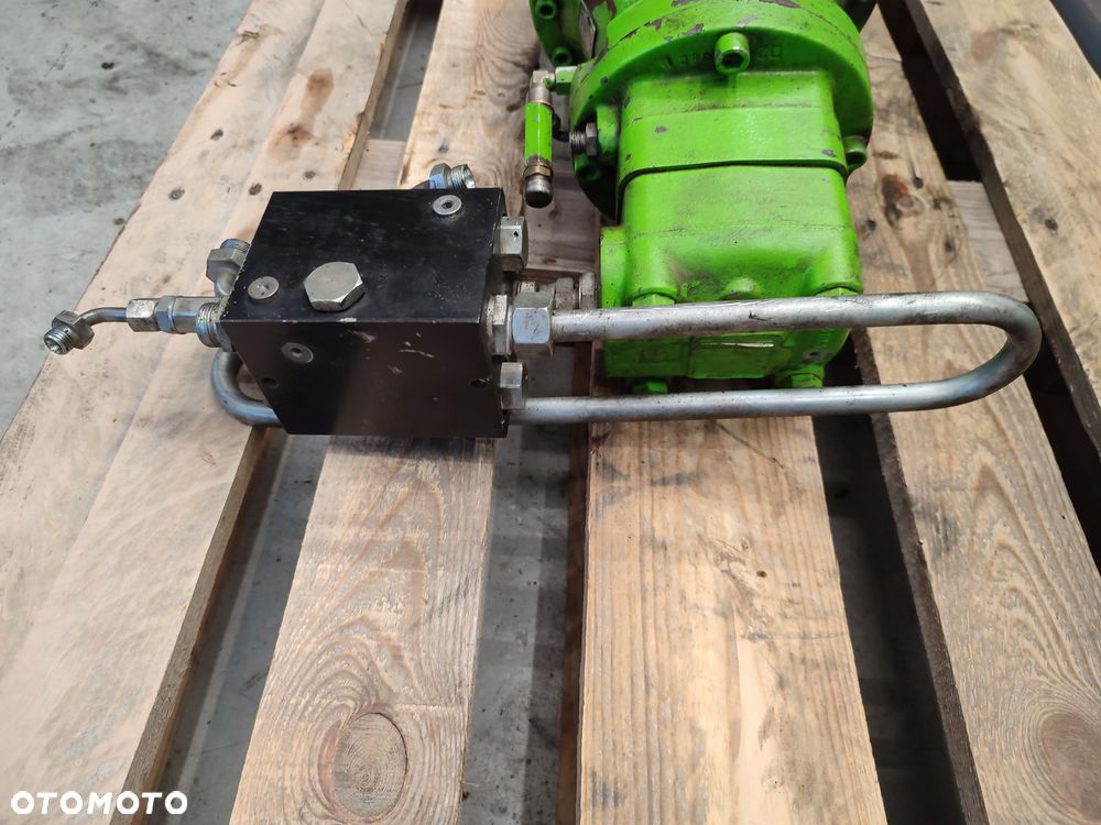 Silnik Reduktor obrotu MERLO 38.16 ROTO (533959) - 2